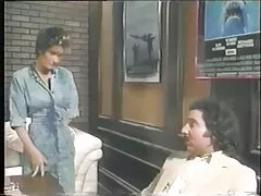 Diretor e produtor de vs de topete branco de cabelo curto